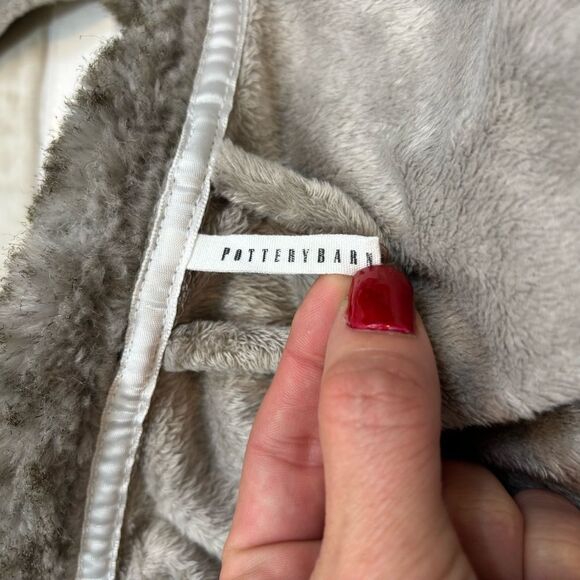 Ladies Pottery Barn Faux Fur Ombre Robe Size Medium Grey - Picture 10 of 12